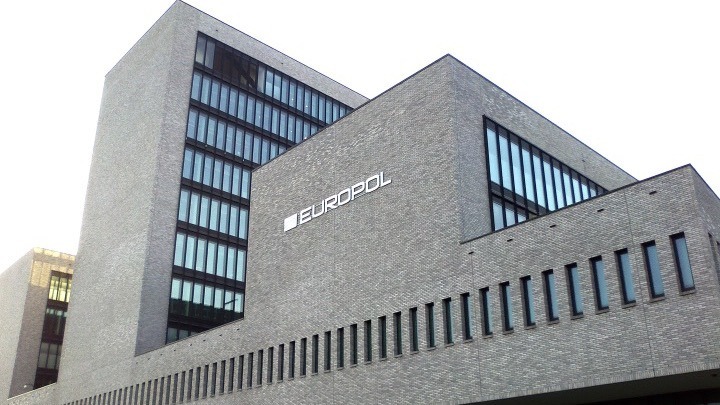 Europol: Πληθαίνουν οι εικόνες σεξουαλικής κακοποίησης παιδιών που δημιουργούνται με μέσα Τεχνητής Νοημοσύνης