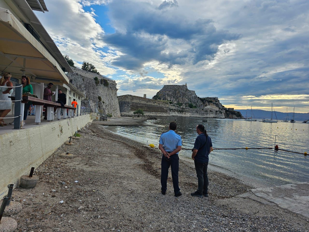 Επέμβαση κλιμακίου Κτηματικής Υπηρεσίας και ΕΛΑΣ σε παραλία στην Κέρκυρα