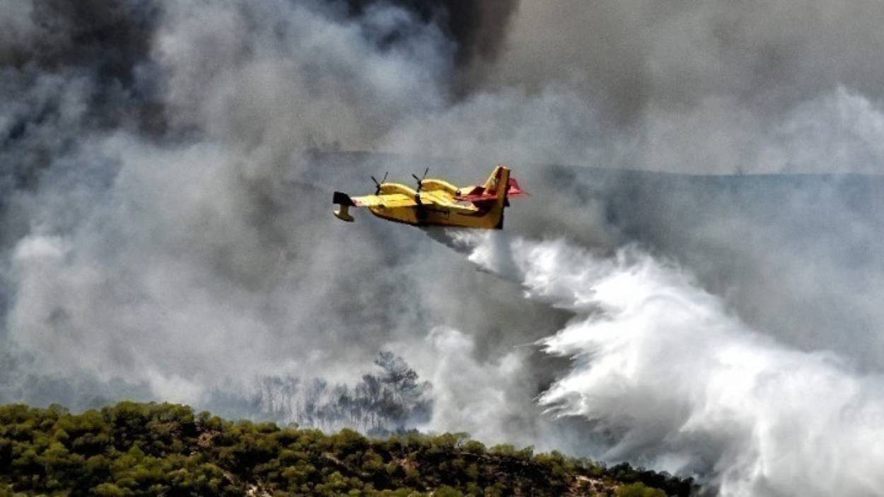 Πολύ υψηλός κίνδυνος πυρκαγιάς σήμερα Δευτέρα σε πολλές περιοχές της χώρας