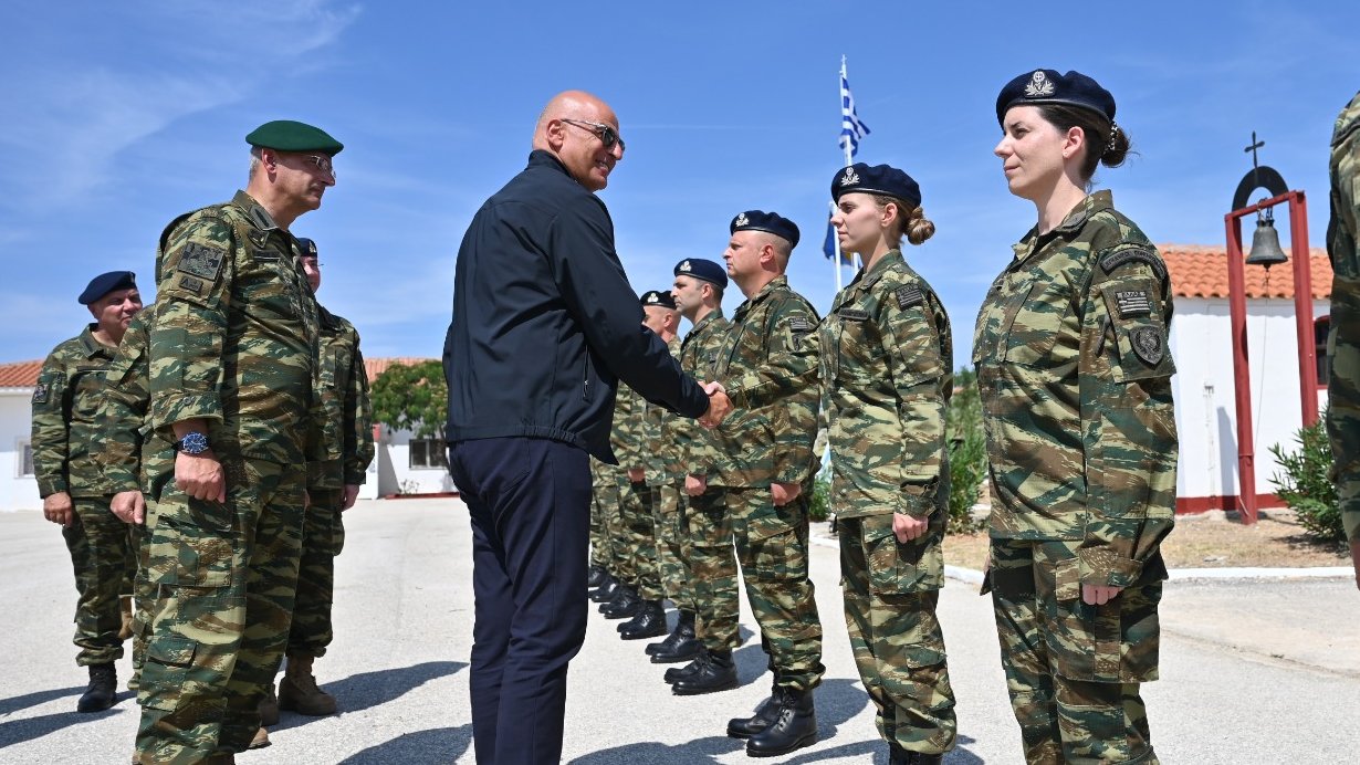 Στην έδρα της Τακτικής Διοίκησης του 41 Συντάγματος Πεζικού στη Σαμοθράκη ο Ν. Δένδιας