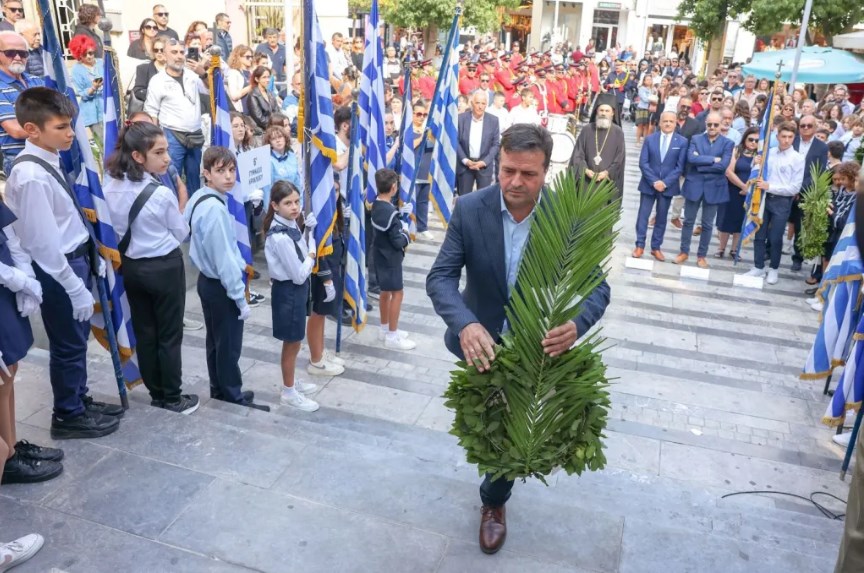 Μαθητές, εκπαιδευτικοί, αρχές τίμησαν στο Ηράκλειο την Εθνική Επέτειο της 28ης Οκτωβρίου 1940