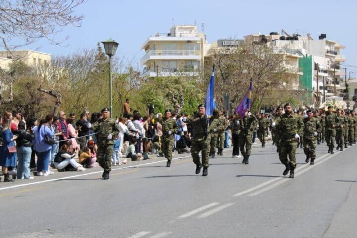 Με καλό καιρό και τις δέουσες τιμές ο εορτασμός της 28ης Οκτωβρίου στο Ηράκλειο