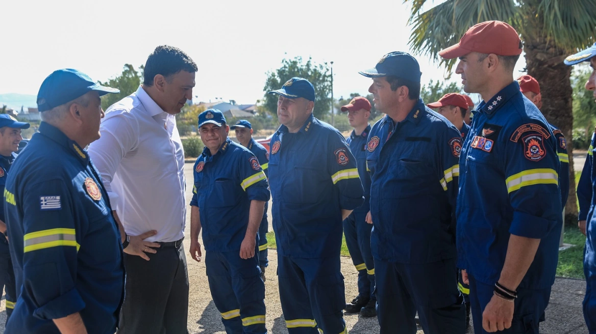 Βασίλης Κικίλιας: Ανακοίνωσε 831 προσλήψεις στην Πυροσβεστική το 2025 – Όλες οι ειδικότητες