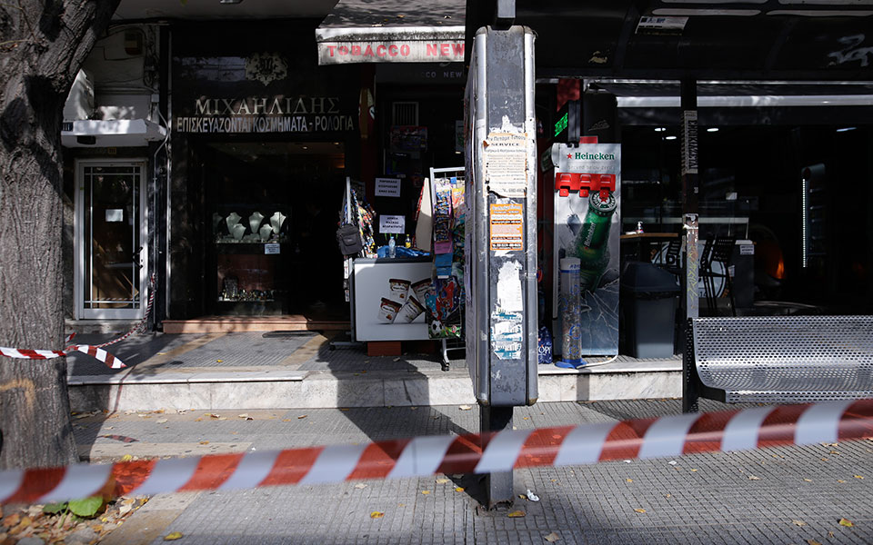 Ένοπλη ληστεία τα μεσάνυχτα σε κατάστημα ψιλικών στην Ηλιούπολη