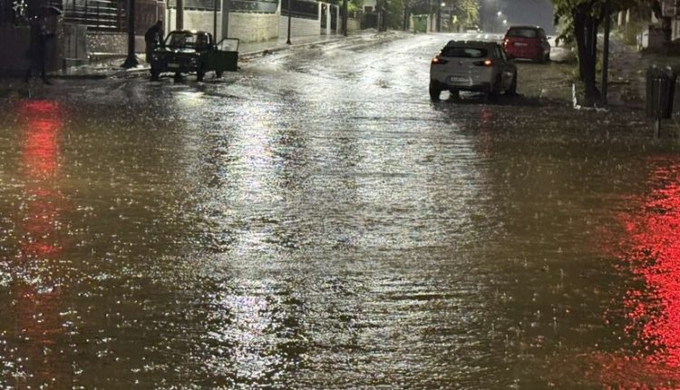 35 κλήσεις έλαβε η Πυροσβεστική λόγω έντονων βροχοπτώσεων, σε περιοχές του Αγρινίου και της Πρέβεζας