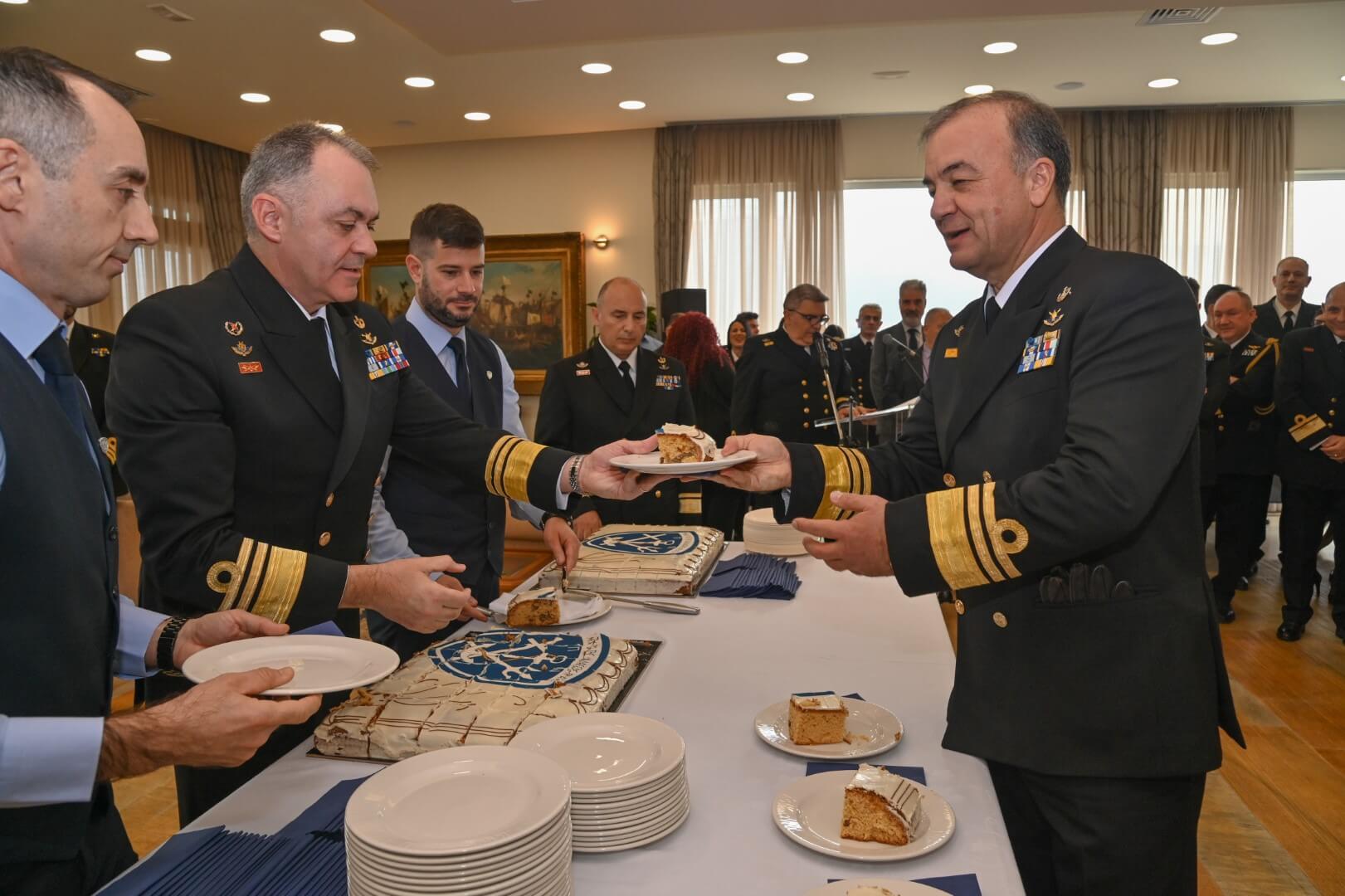 Το Πολεμικό Ναυτικό έκοψε την πίτα του