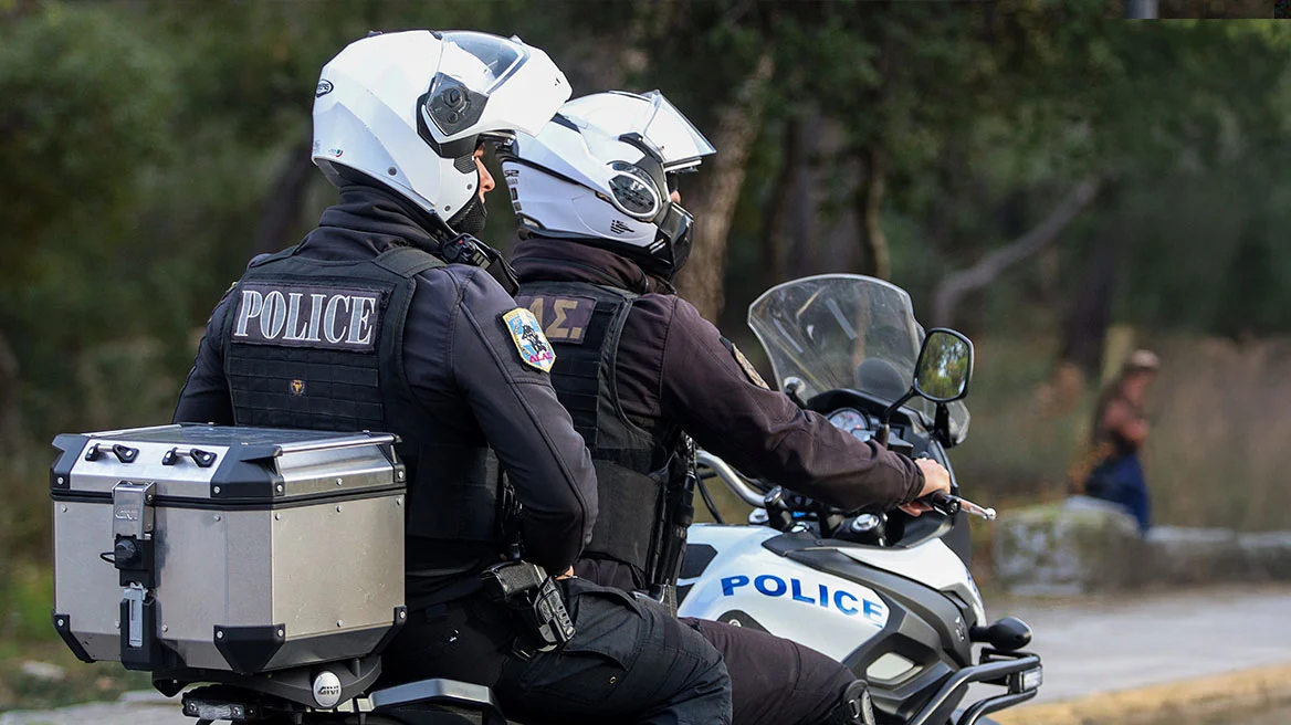 4 ανήλικοι και ενήλικος άρπαξαν βίαια αλυσίδα λαιμού από γυναίκα στην περιοχή της Νέας Ιωνίας