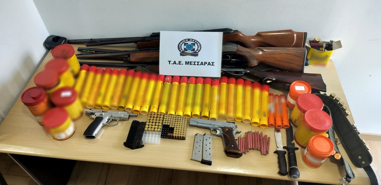 2 συλλήψεις στη Μεσσαρά για βεγγαλικά και πυροτεχνήματα