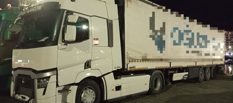 Εντοπισμός αλλοδαπών και σύλληψη του αλλοδαπού διακινητή τους στο λιμάνι της Καβάλας