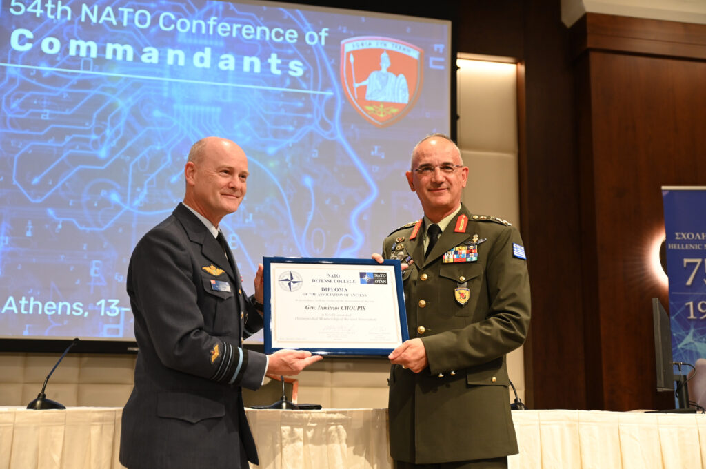 Απονομή Βραβείου «Distinguished Ancien» στον Αρχηγό ΓΕΕΘΑ