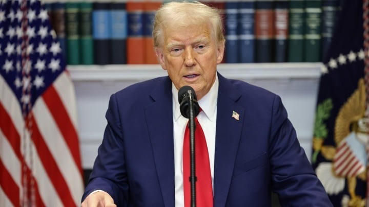 «Δεν ξέρω»: Η απάντηση του Ντόναλντ Τραμπ στην ερώτηση αν πρέπει να τηρεί το αμερικανικό Σύνταγμα