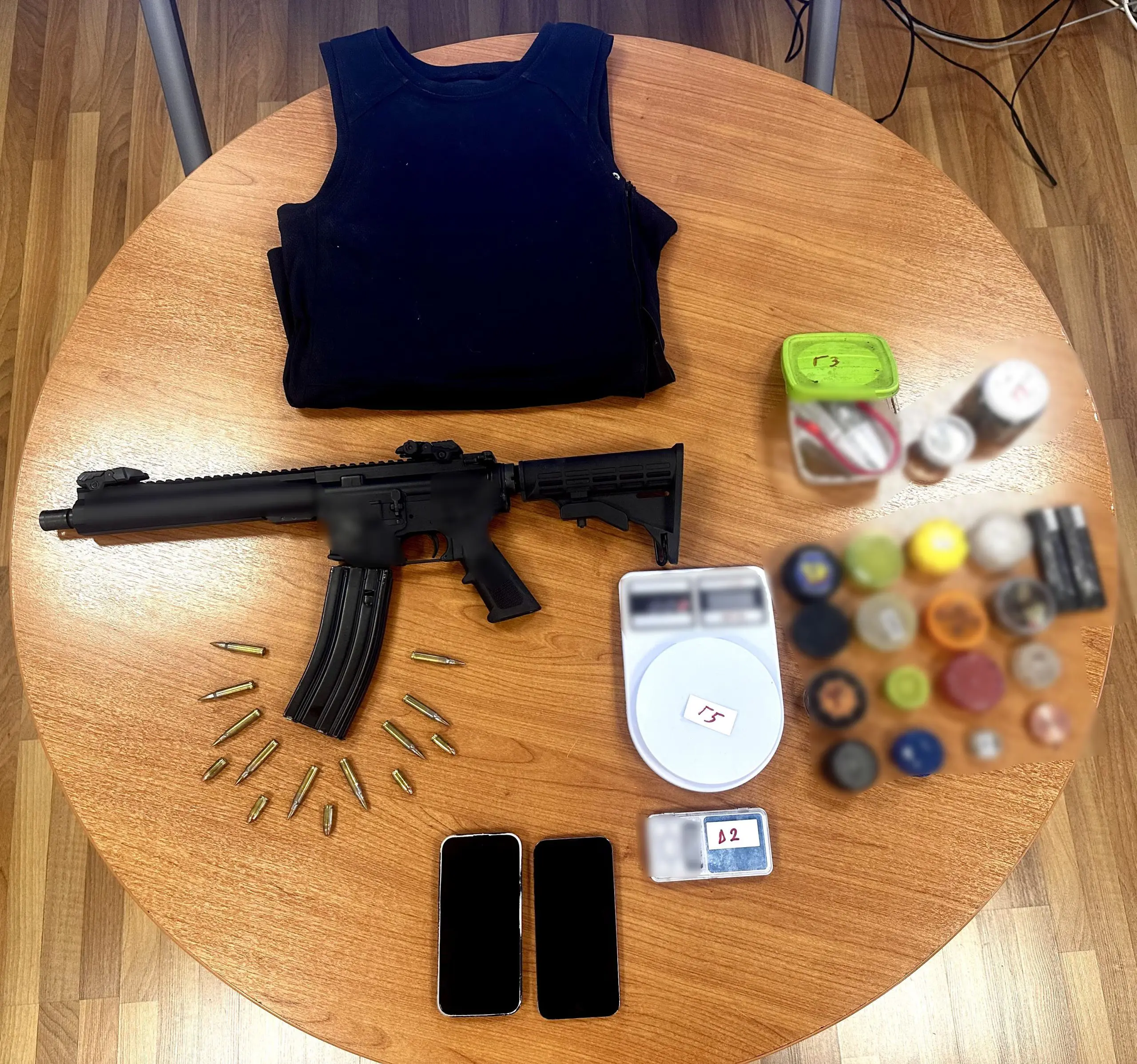 Δύο συλλήψεις στους Θρακομακεδόνες για παράνομο οπλισμό σε σπίτι (βίντεο)