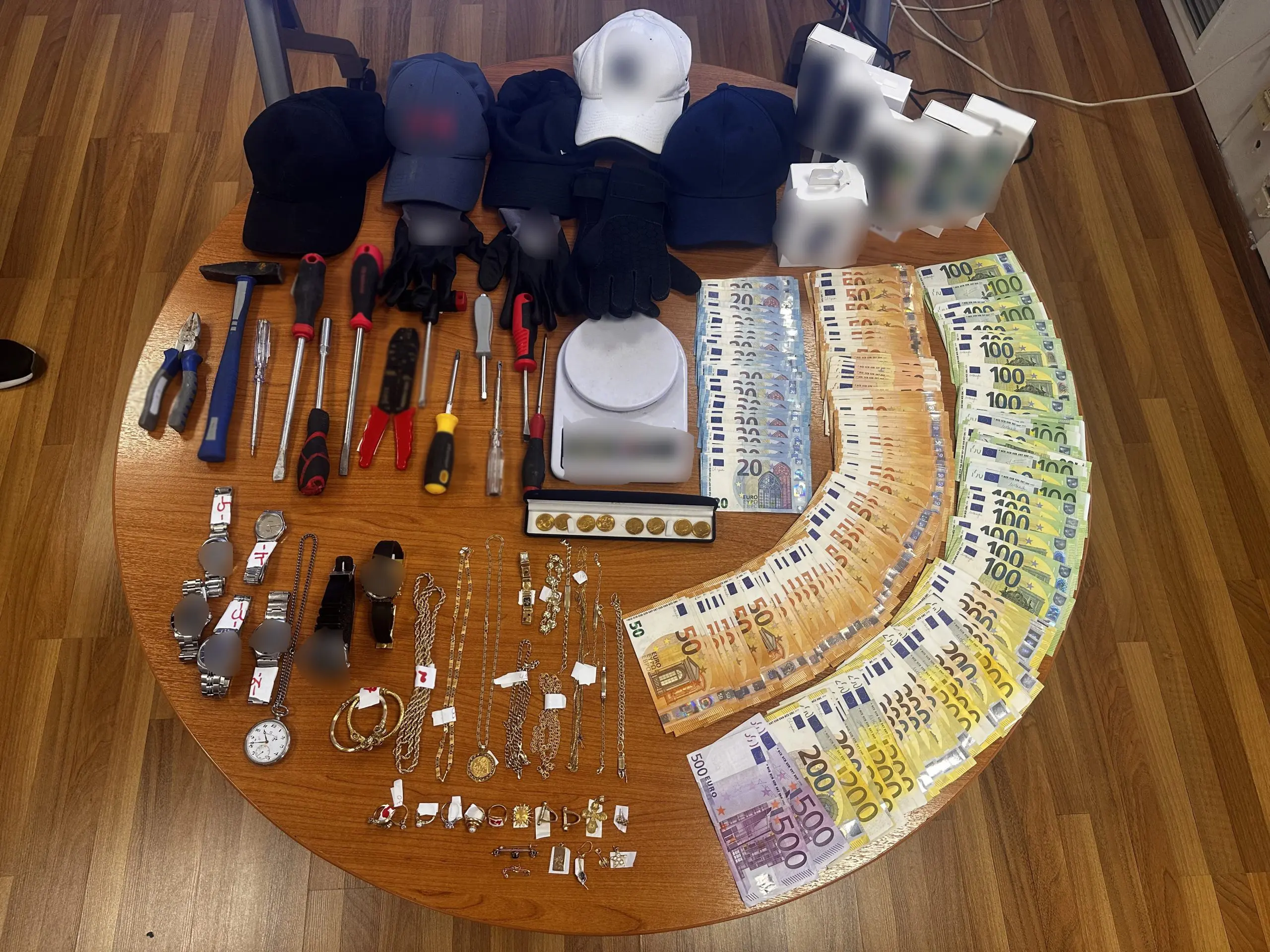 Εγκληματική οργάνωση διέπραττε κλοπές και διαρρήξεις σπιτών σε Αττική, Ήπειρο και Δυτική Ελλάδα