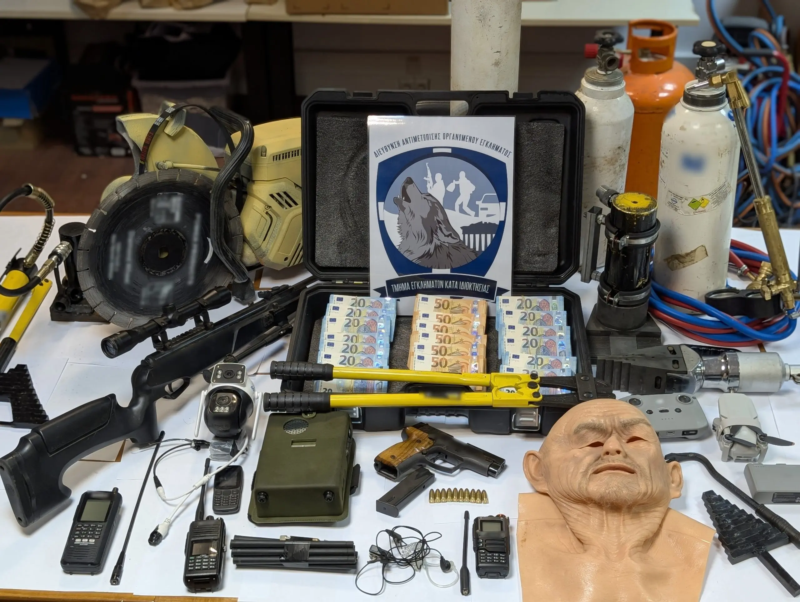 Εγκληματική οργάνωση διέπραττε κλοπές οχημάτων και διαρρήξεις ATM με τη χρήση τροχού, σε διάφορες περιοχές της επικράτειας (βίντεο)