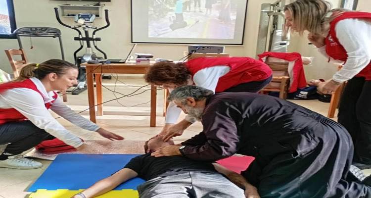 Ε.E.Σ: Ιερέας, εκπαιδευμένος στις Πρώτες Βοήθειες, έσωσε τη ζωή παιδιού σε χωριό της Λήμνου