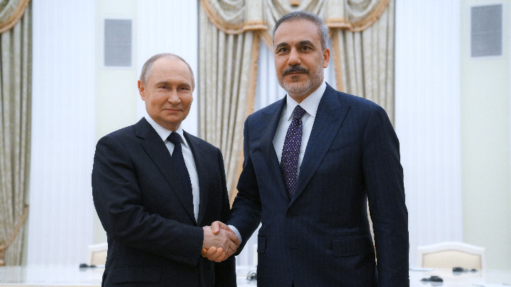 Ο Βλ. Πούτιν και ο Τούρκος ΥΠΕΞ Φιντάν συζήτησαν για τον πόλεμο στην Ουκρανία και τις ειρηνευτικές προσπάθειες