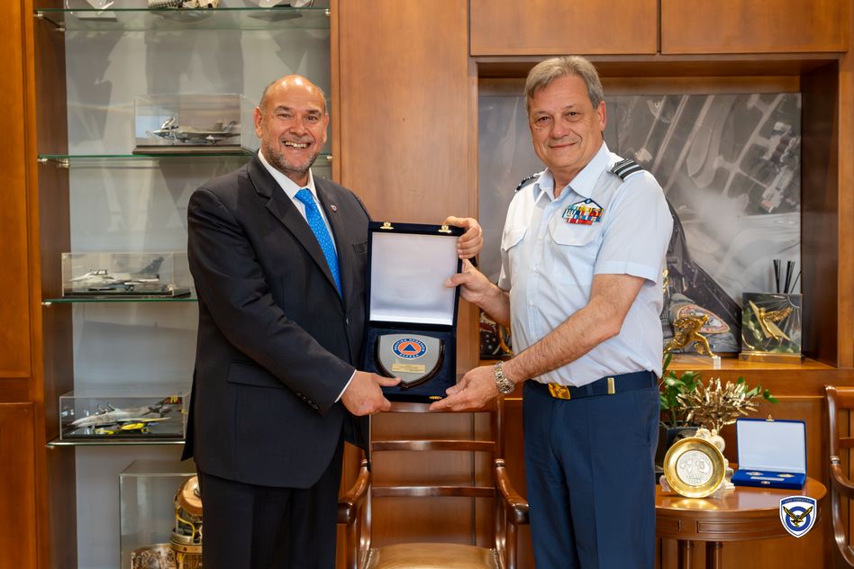 Επίσκεψη του Γενικού Γραμματέα Πολιτικής Προστασίας του Υπουργείου Κλιματικής Κρίσης και Πολιτικής Προστασίας στο ΓΕΑ