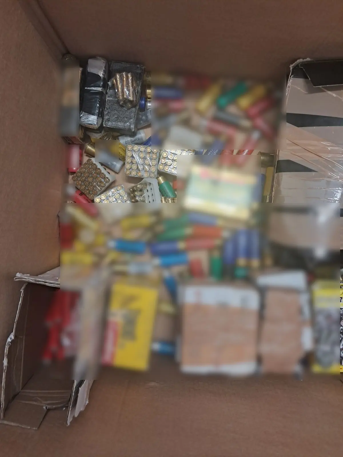 Άνδρας στην Πάτρα απείλησε γυναίκα με όπλο και πυροβόλησε το αυτοκίνητο του συζύγου της