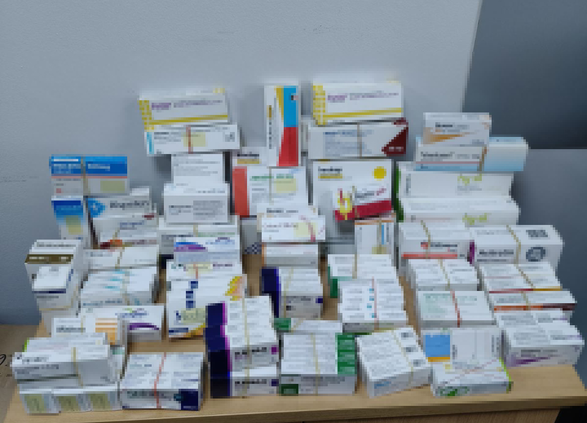 Iδιοκτήτρια φαρμακείου στη Θεσσαλονίκη, είχε ναρκωτικά σκευάσματα και άλλα φάρμακα χωρίς την ταινία γνησιότητας 