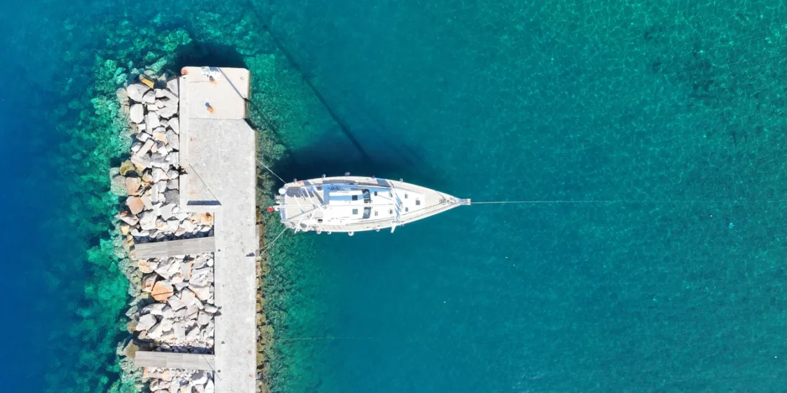 «Καμπανάκι» για τα «βαρκάκια» που νοικιάζονται χωρίς δίπλωμα και τις ανεξέλεγκτες ταχύτητες σκαφών