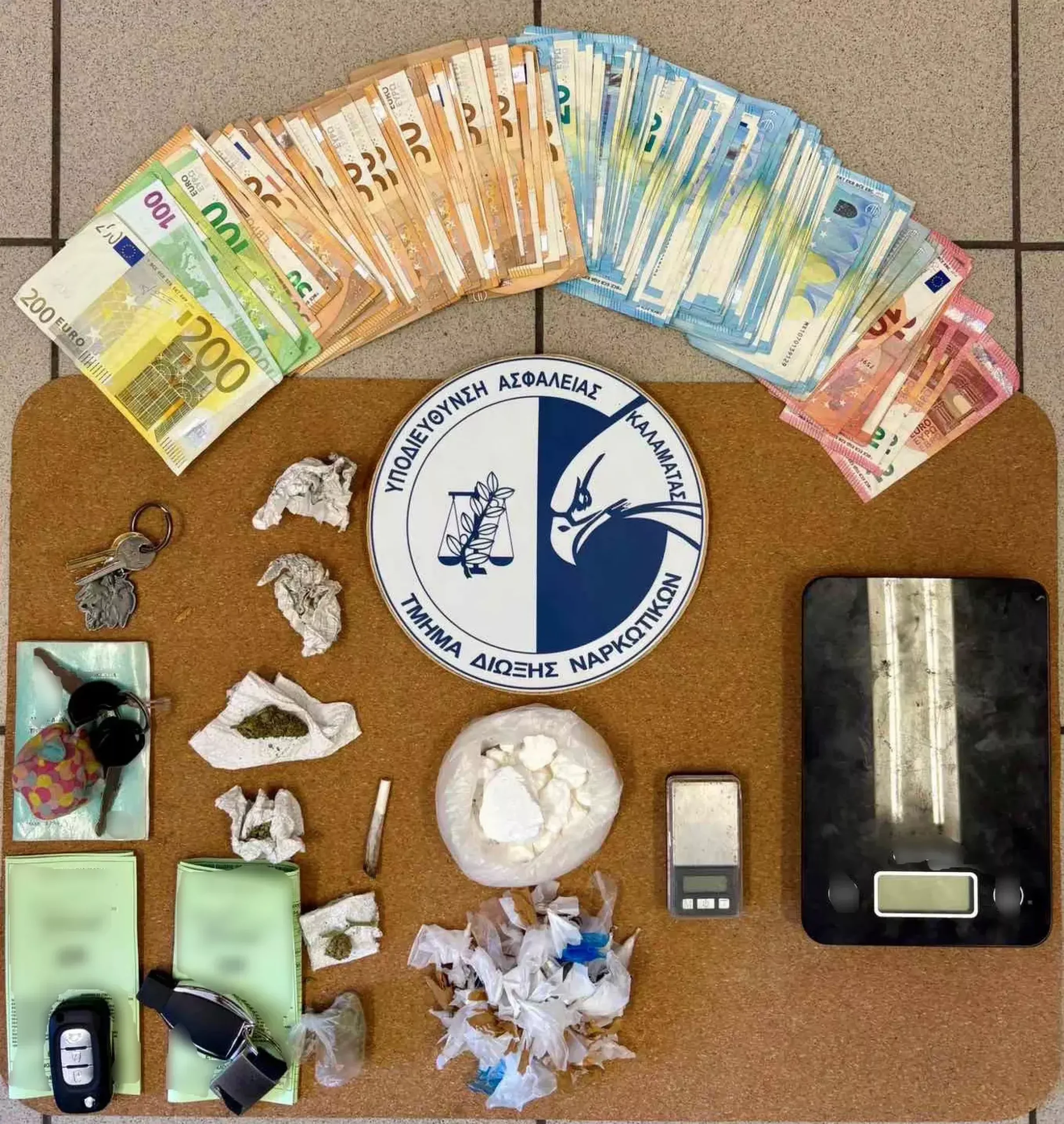 32χρονος διακινούσε κοκαΐνη και χασίς μέσω της επιχείρησής του