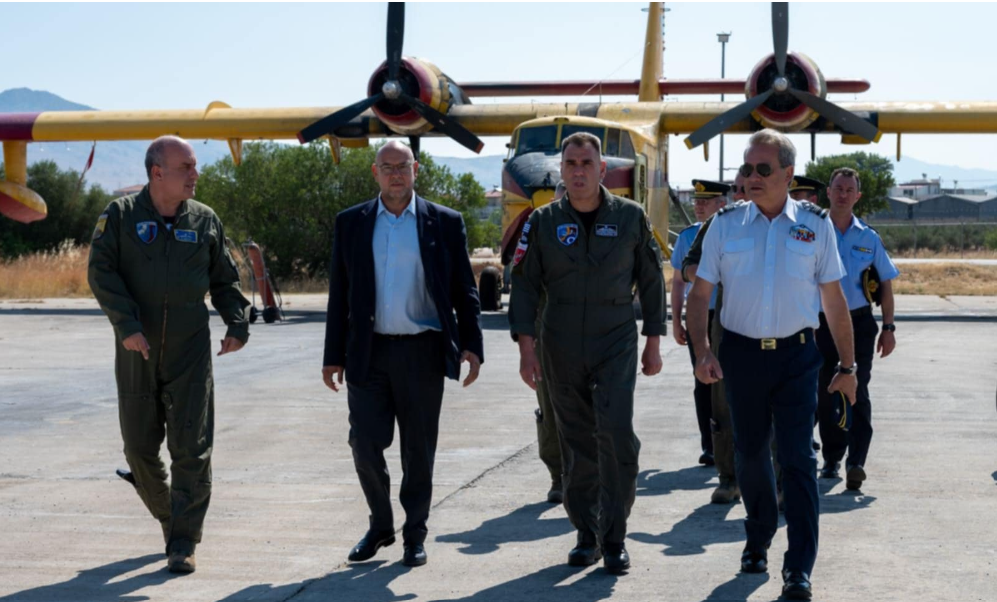 Ο Ν.Παπαευσταθίου, στην ΠΥ του «Ελευθέριος Βενιζέλος», την Υπηρεσία Εναέριων Μέσων Π.Σ. και την 355 Μοίρα Τακτικών Μεταφορών στην Ελευσίνα