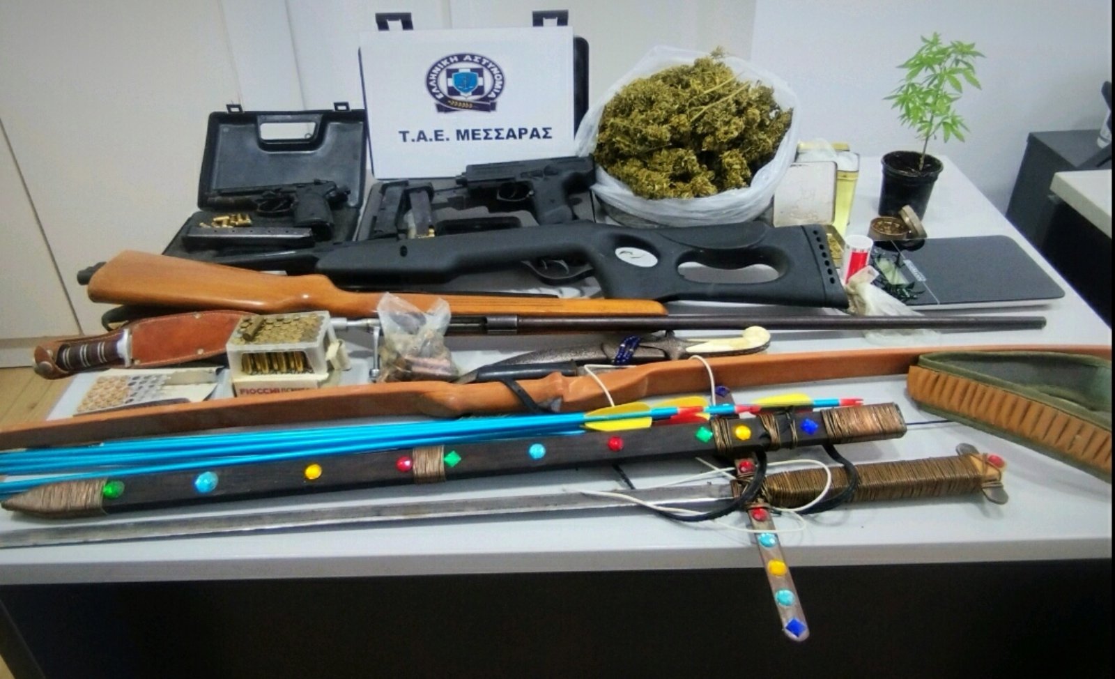 Συνελήφθη άνδρας κατηγορούμενος για παραβάσεις Νομοθεσίας περί όπλων και ναρκωτικών στο Ηράκλειο