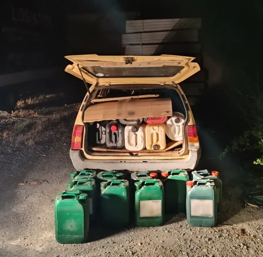 Πιερία: 2 άτομα έκλεβαν καύσιμα από αυτοκίνητα και από επιχείρηση εργαλεία και ανταλλακτικά αξίας 73.000 ευρώ