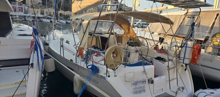 Σύλληψη 6 αλλοδαπών για παράνομη είσοδο στη χώρα και πλαστογραφία και σύλληψη του αλλοδαπού διακινητή τους στη Σύμη