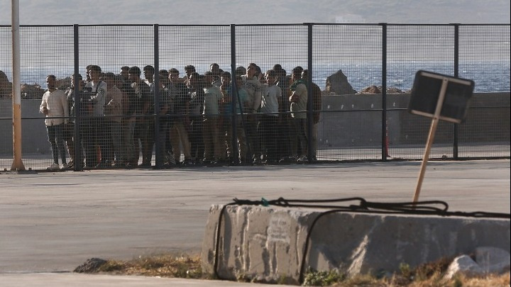 Υπουργείο Μετανάστευσης και Ασύλου: Επιχείρηση αναγκαστικού επαναπατρισμού απορριφθέντων αιτούντων άσυλο