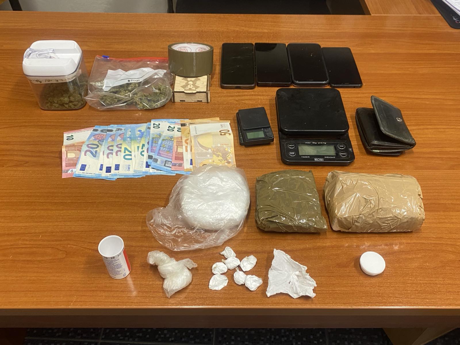 Ηράκλειο: 3 συλλήψεις αλλοδαπών για διακίνηση ναρκωτικών ουσιών