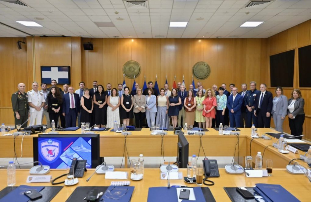 Συνάντηση Δαβάκη με την αντιπροσωπεία της Πα.Δ.Ε.Ε., στο Υπουργείο Εθνικής Άμυνας