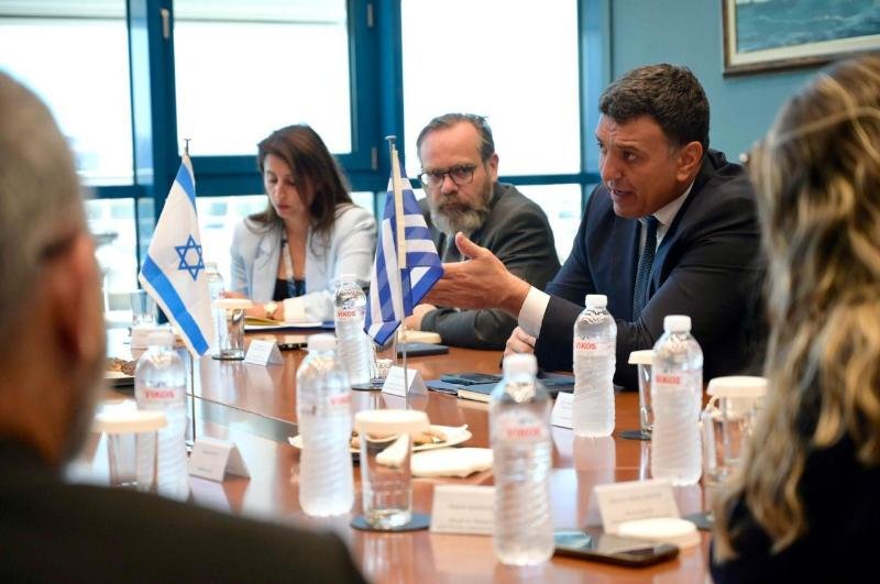 Συνάντηση του Υπουργού Ναυτιλίας και Νησιωτικής Πολιτικής, Βασίλη Κικίλια, με την Υπουργό Μεταφορών του Ισραήλ, Miri Regev