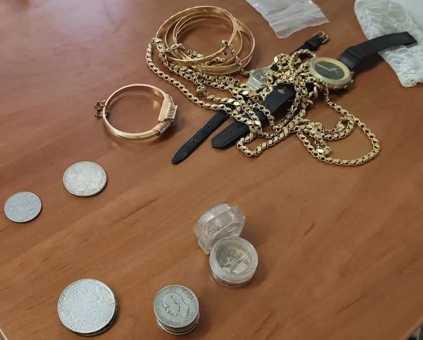 Συνελήφθη ζευγάρι για κλοπή 11.300 ευρώ στη Νίκαια