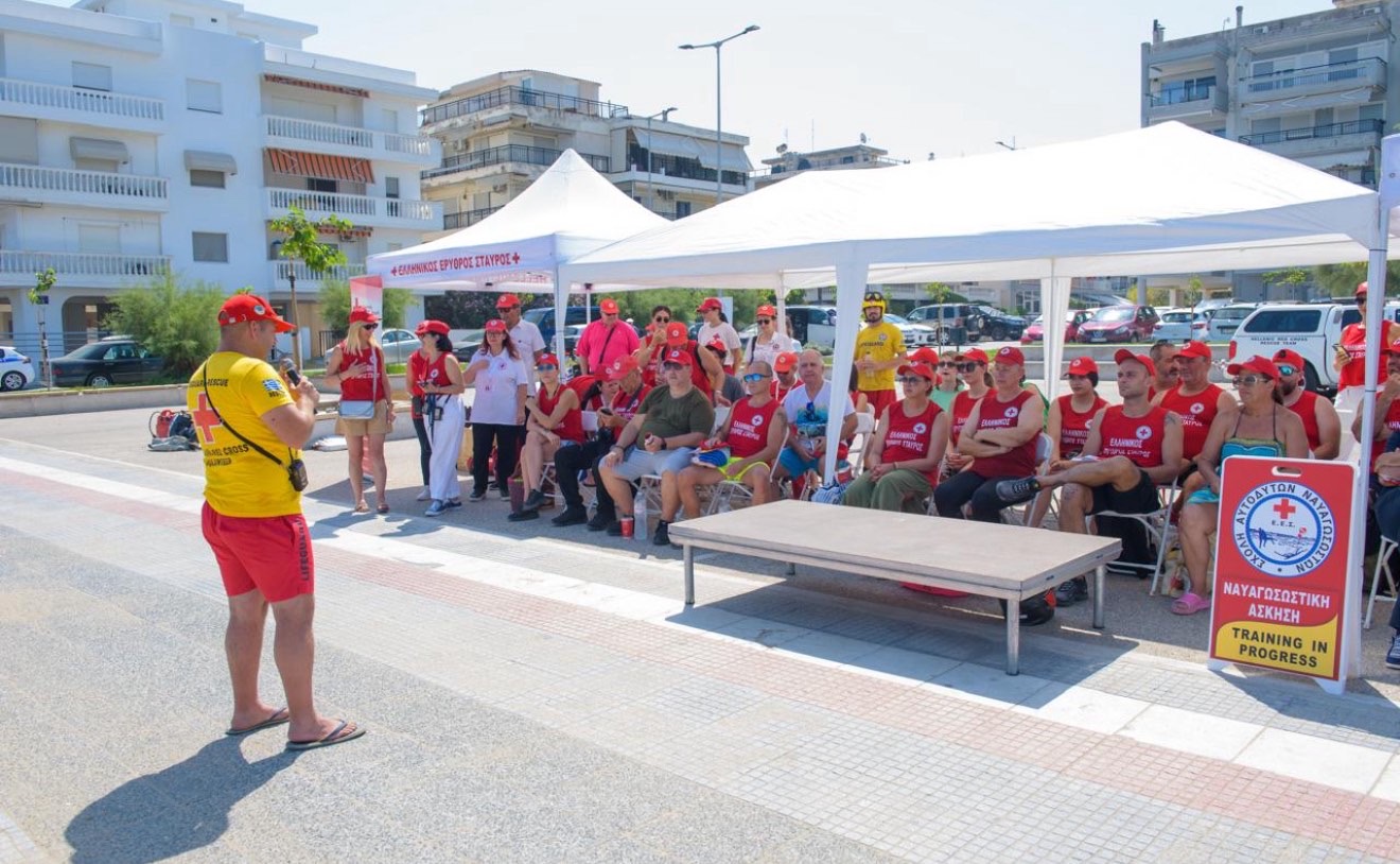 Ο Ε.Ε.Σ. πραγματοποίησε εντυπωσιακή δράση ενημέρωσης για την ασφάλεια στο νερό στην Περαία Θεσσαλονίκης