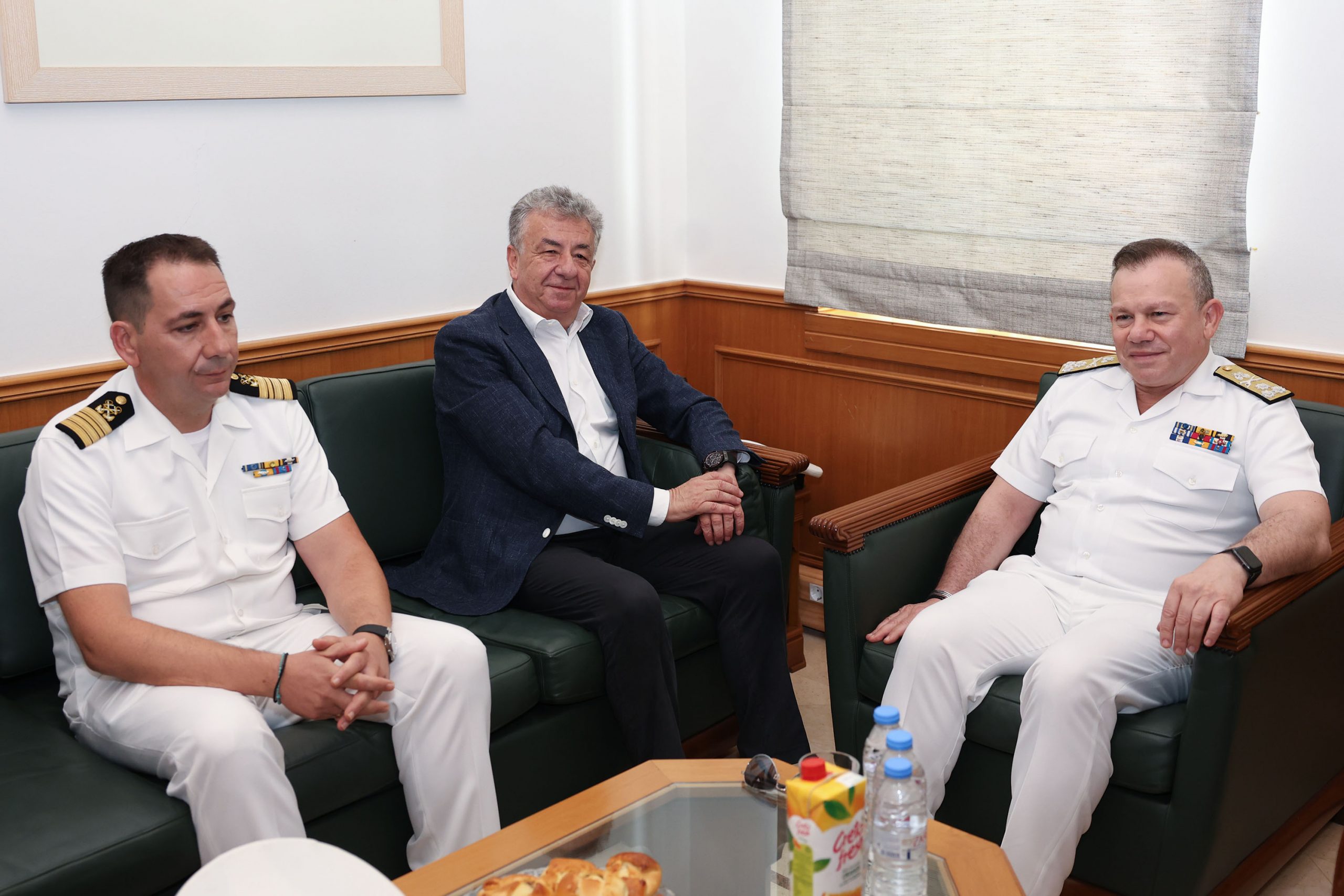 Στ. Αρναουτάκης: “Στενή συνεργασία με το Λιμενικό Σώμα για τη διαχείριση του μεταναστευτικού” (βίντεο)