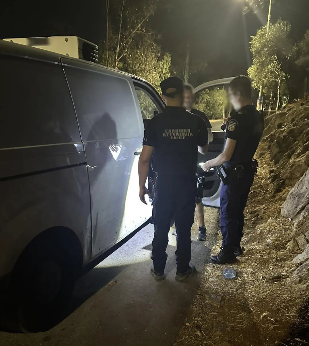 Επιχείρηση σε Ίλιο και Πετρούπολη με σκοπό την πρόληψη και την αντιμετώπιση τροχονομικών παραβάσεων (βίντεο)