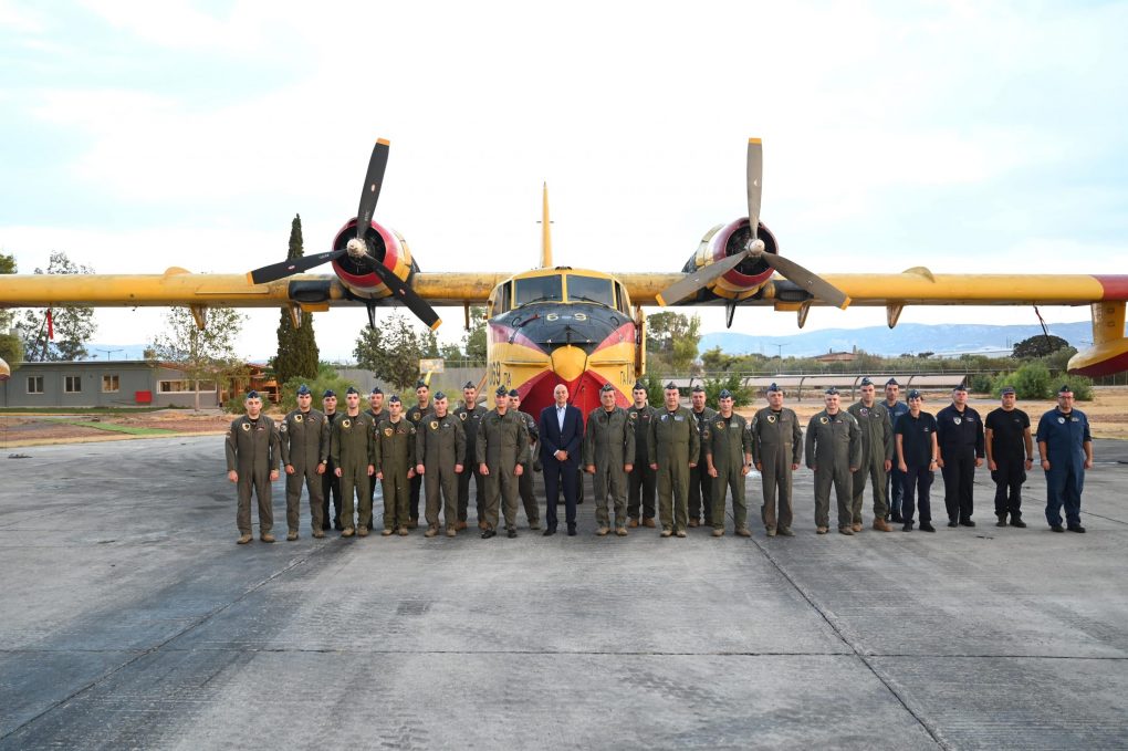 Επίσκεψη ΥΕΘΑ Νίκου Δένδια στην 355 Μοίρα Τακτικών Μεταφορών της 112 Πτέρυγας Μάχης