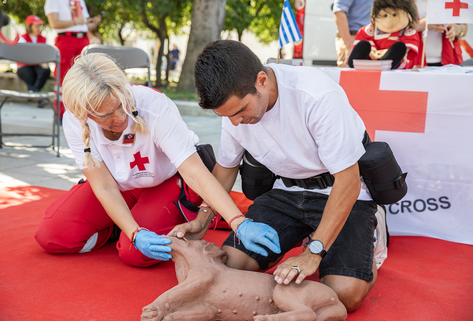O Ε.Ε.Σ. τίμησε την Παγκόσμια Ημέρα Σκύλου με μεγάλη δράση για τους τετράποδους φίλους μας στην Πλατεία Συντάγματος