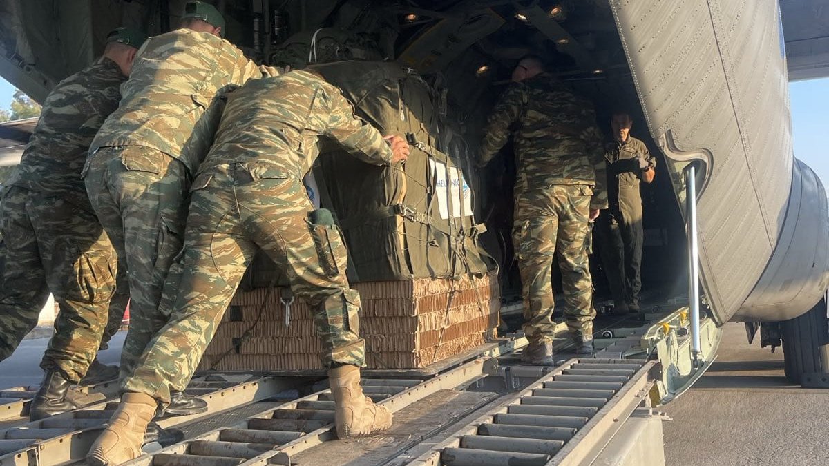 Συγχαρητήρια Nίκου Δένδια στις Ένοπλες Δυνάμεις, για την επιχείρηση με τα τρόφιμα στη Γάζα