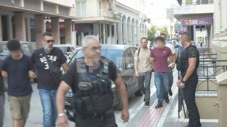 Πάτρα: Προφυλακίζονται οι δύο νεαροί που κατηγορούνται για τη φωτιά στο Γηροκομείο