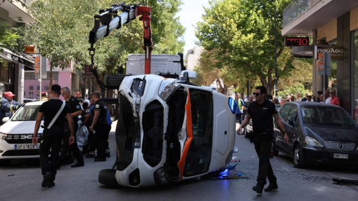 Έχασε την ζωή του 54χρονος ασθενής μετά από ανατροπή ιδιωτικού ασθενοφόρου, στο Γουδί