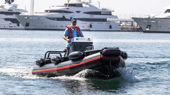 Πρώτο ηλεκτροκίνητο σκάφος υπηρεσίας στη Μαρίνα Φλοίσβου