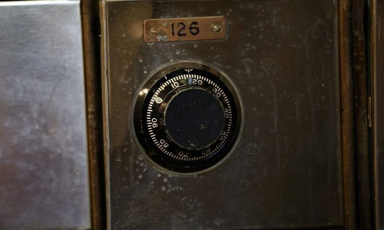 Ανάβυσσος: Διάρρηξη με λεία που ξεπερνά τις 230.000 ευρώ – Αδειασαν το χρηματοκιβώτιο