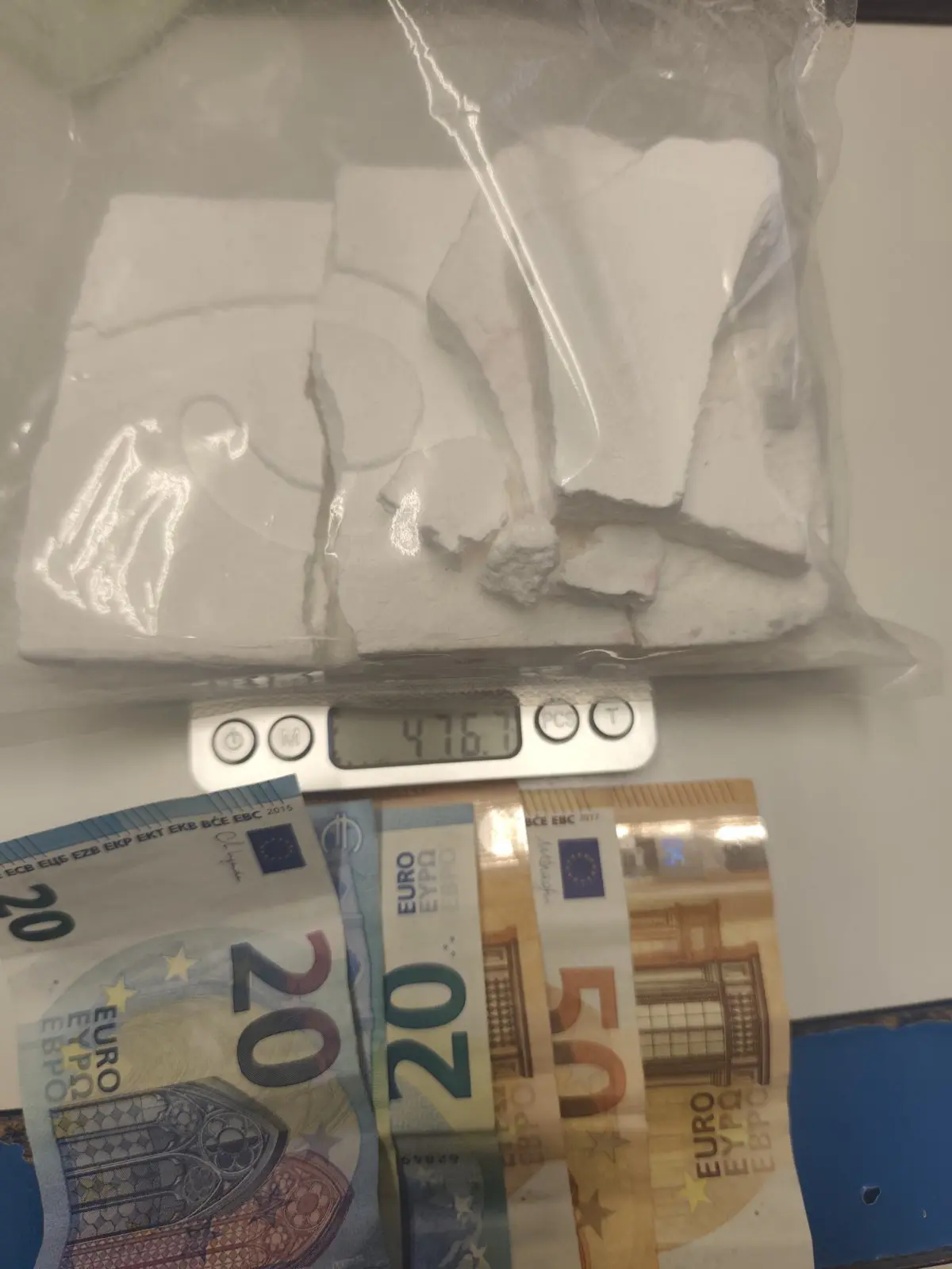 17χρονος είχε κρύψει κοκαΐνη σε σέλα μοτοσυκλέτας