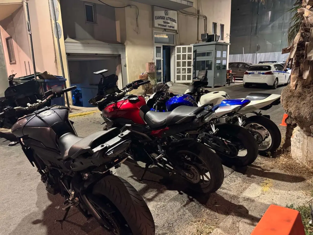 Η Δ/νση Τροχαίας Αττικής συνέλαβε 4 οδηγούς δικύκλων μεγάλου κυβισμού για τέλεση αυτοσχέδιων αγώνων, μετά από διαδικτυακό κάλεσμα