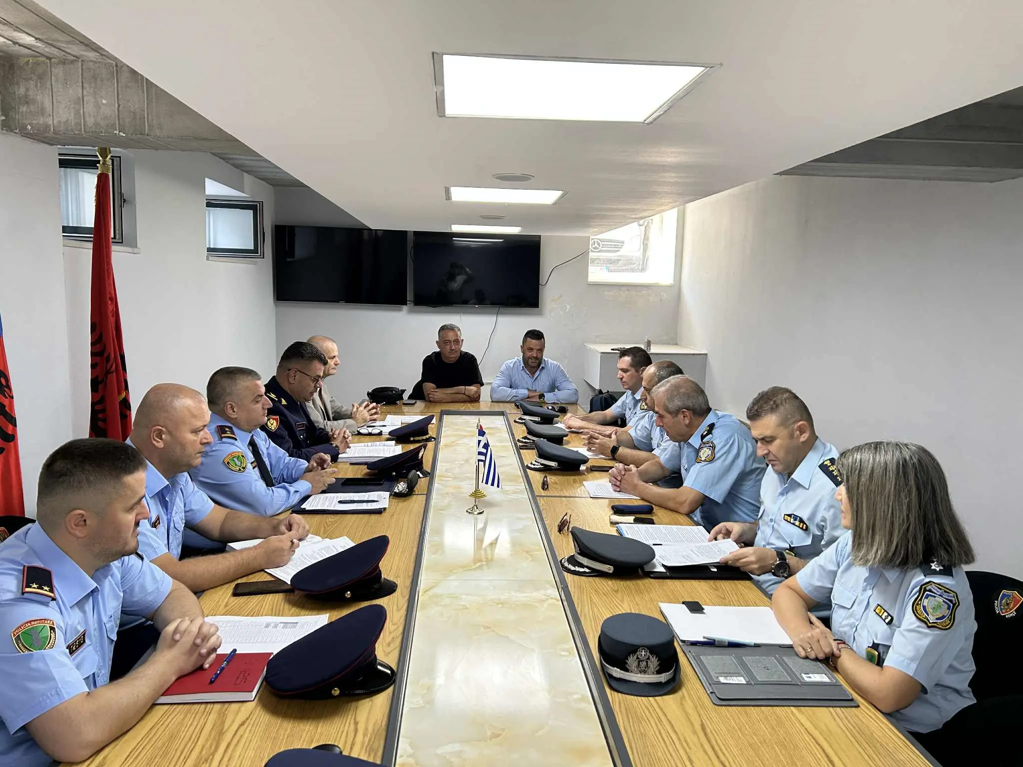 Συνάντηση του Γενικού Περιφερειακού Αστυνομικού Διευθυντή Δυτικής Μακεδονίας, με ομόλογους υπηρεσιακούς παράγοντες της Αλβανικής Αστυνομίας στην Κορυτσά