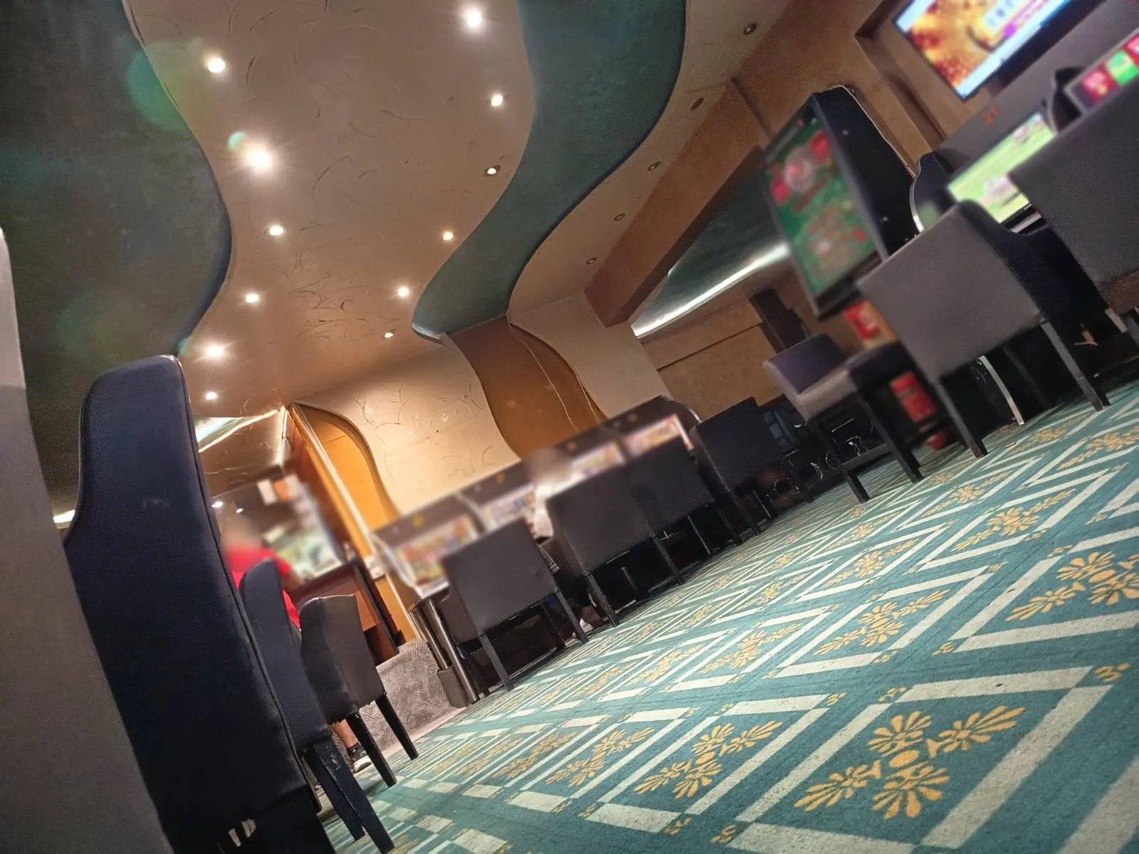 10 συλλήψεις σε παράνομο καζίνο που λειτουργούσε εντός καταστήματος στην περιοχή του Αγίου Παντελεήμονα