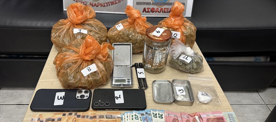 Σύλληψη 31χρονου για ναρκωτικά στη Δάφνη Αττικής από στελέχη του Κεντρικού Λιμεναρχείου Πειραιά