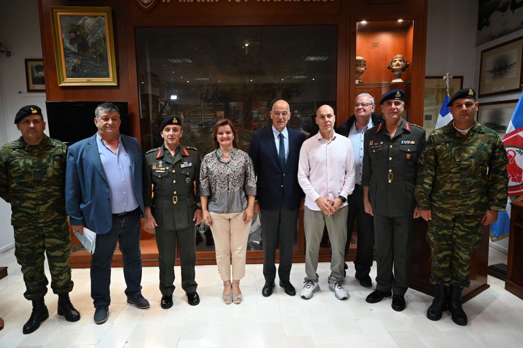 Ο Νίκος Δένδιας στο Στρατιωτικό Μουσείο Καλπακίου